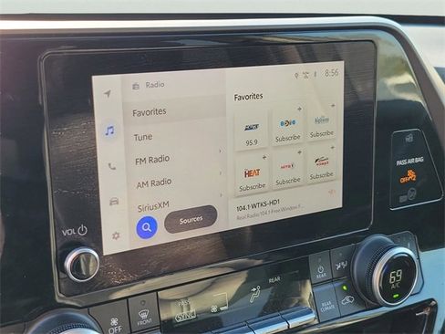 Used 2024 Toyota Highlander XLE image 21