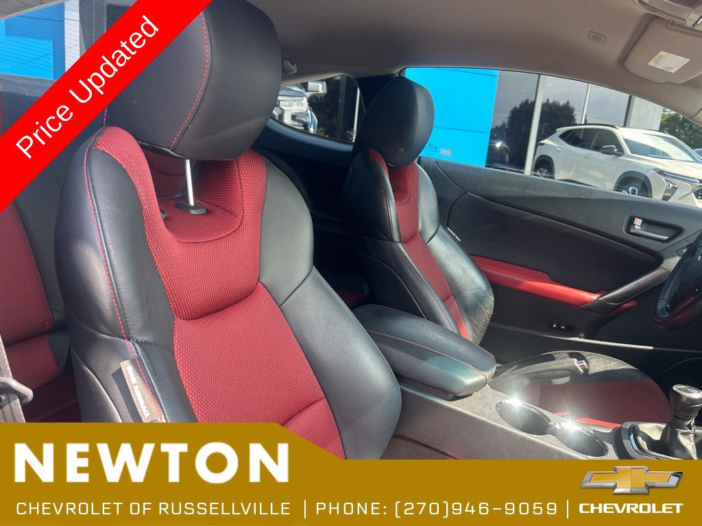 Used 2012 Hyundai Genesis 3.8 RWD image 21