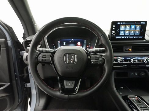 Certified 2025 Honda Pilot Black Edition image 4