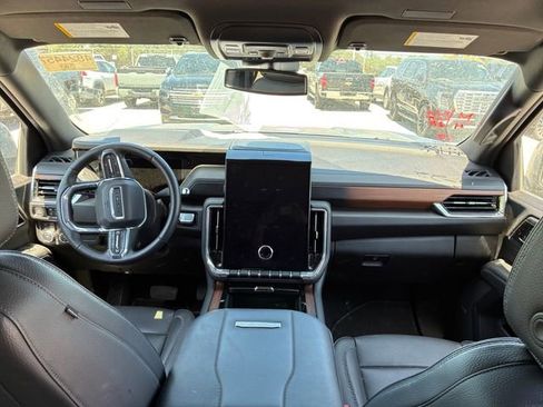 Certified 2025 GMC Yukon XL Denali AWD/4WD image 13