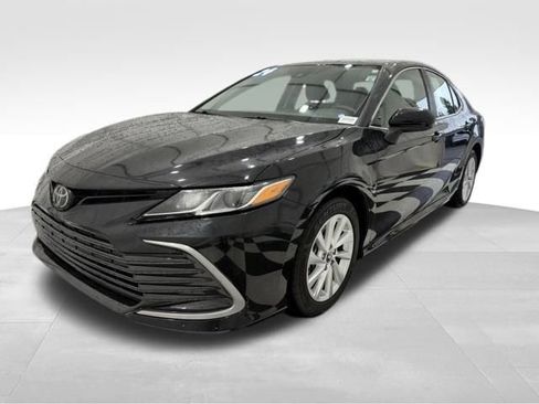 Used 2024 Toyota Camry LE image 1