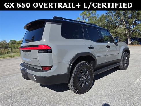 Used 2024 Lexus GX 550 image 3