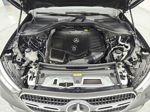 Used 2023 Mercedes-Benz GLC 300 4MATIC image 16