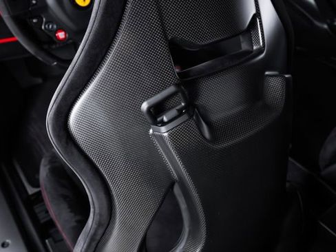 Used 2019 Ferrari 488 Pista Coupe RWD image 27