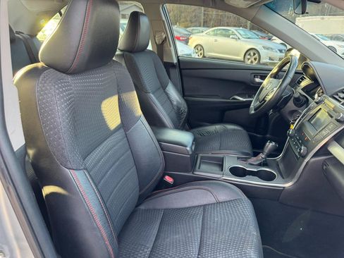 Used 2015 Toyota Camry SE FWD image 24