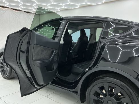 Used 2021 Tesla Model Y Long Range AWD/4WD image 22