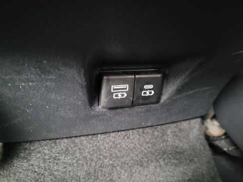 Used 2025 Toyota Camry LE FWD image 10