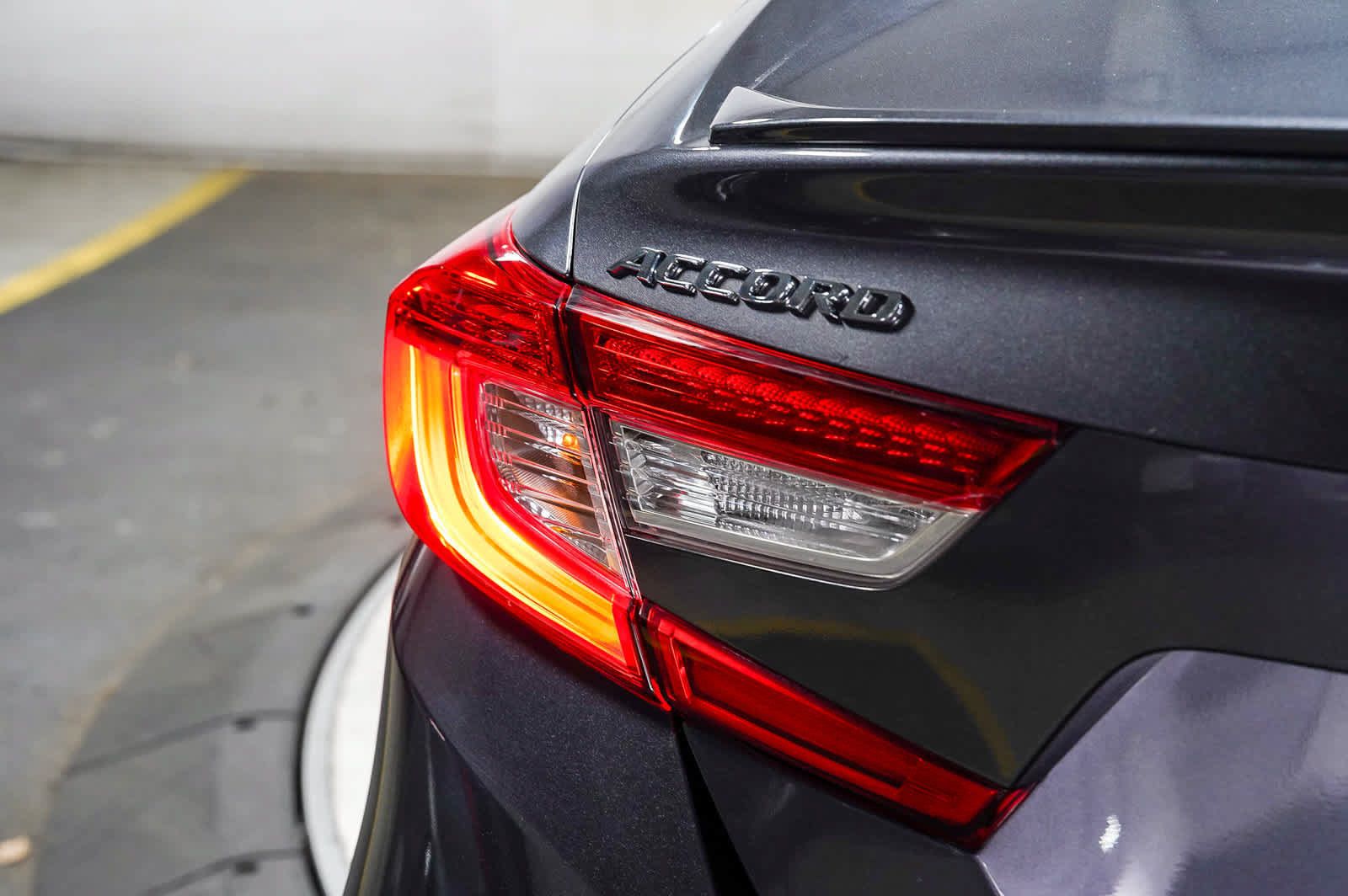 Used 2019 Honda Accord Sport image 11