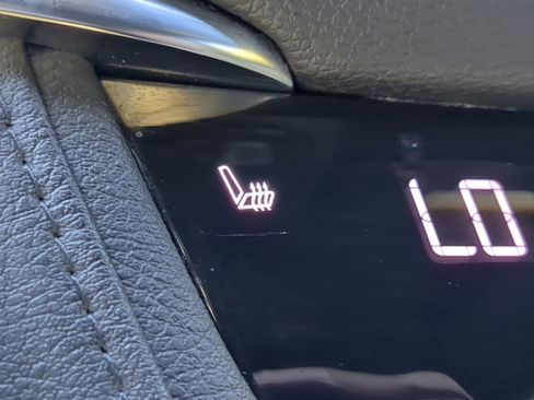 Used 2017 Cadillac XT5 Luxury w/ Driver Awareness Package image 46