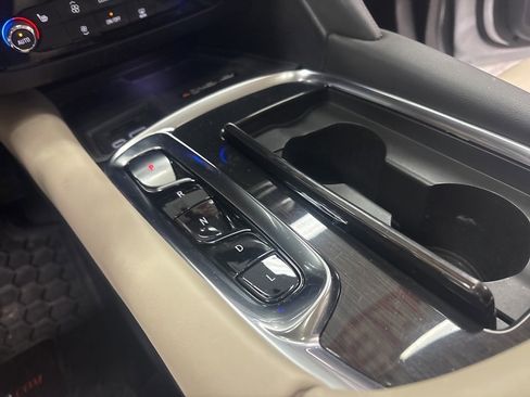 Used 2022 Buick Enclave Essence w/ Experience Buick Package image 21