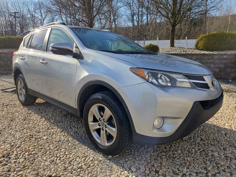 Used 2015 Toyota RAV4 XLE image 32
