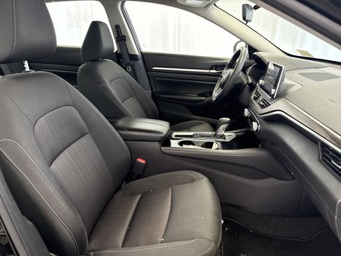 Used 2023 Nissan Altima 2.5 SV image 12