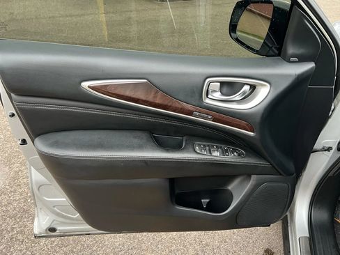 Used 2017 INFINITI QX60 FWD w/ Deluxe Technology Package image 21