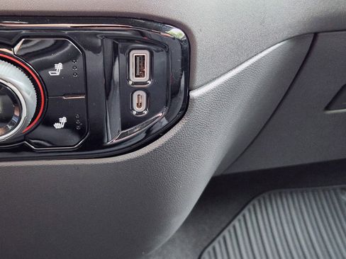 Used 2023 Chevrolet Silverado 1500 LT image 16