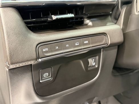 Used 2023 Cadillac Escalade Premium Luxury AWD/4WD image 57