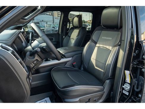 Used 2025 RAM 2500 Laramie AWD/4WD image 12