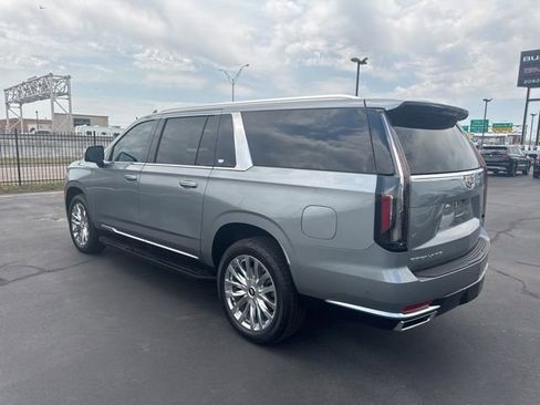 Used 2023 Cadillac Escalade ESV Premium Luxury w/ LPO, Floor Liner Package AWD/4WD image 7