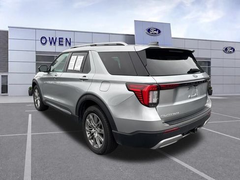 Used 2025 Ford Explorer Platinum AWD/4WD image 3