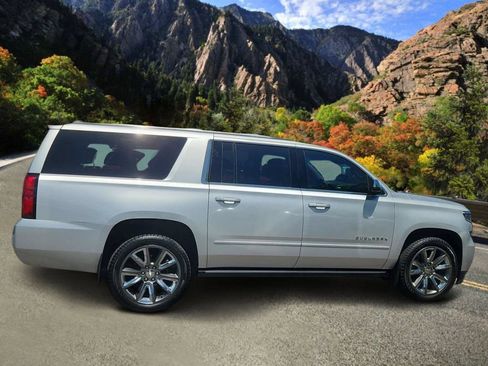 Used 2018 Chevrolet Suburban Premier AWD/4WD image 2