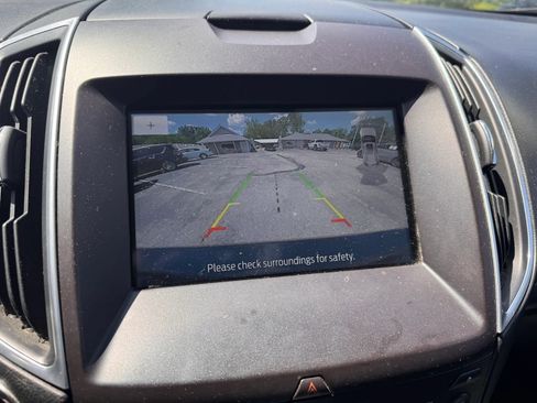 Used 2017 Ford Edge Titanium w/ Technology Package FWD image 15