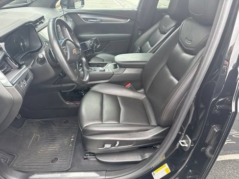 Used 2021 Cadillac XT5 Luxury AWD/4WD image 3