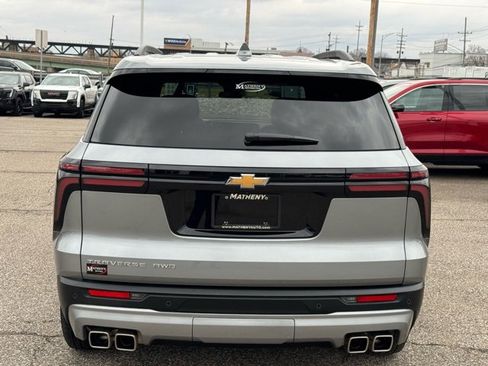 Certified 2025 Chevrolet Traverse LT image 4