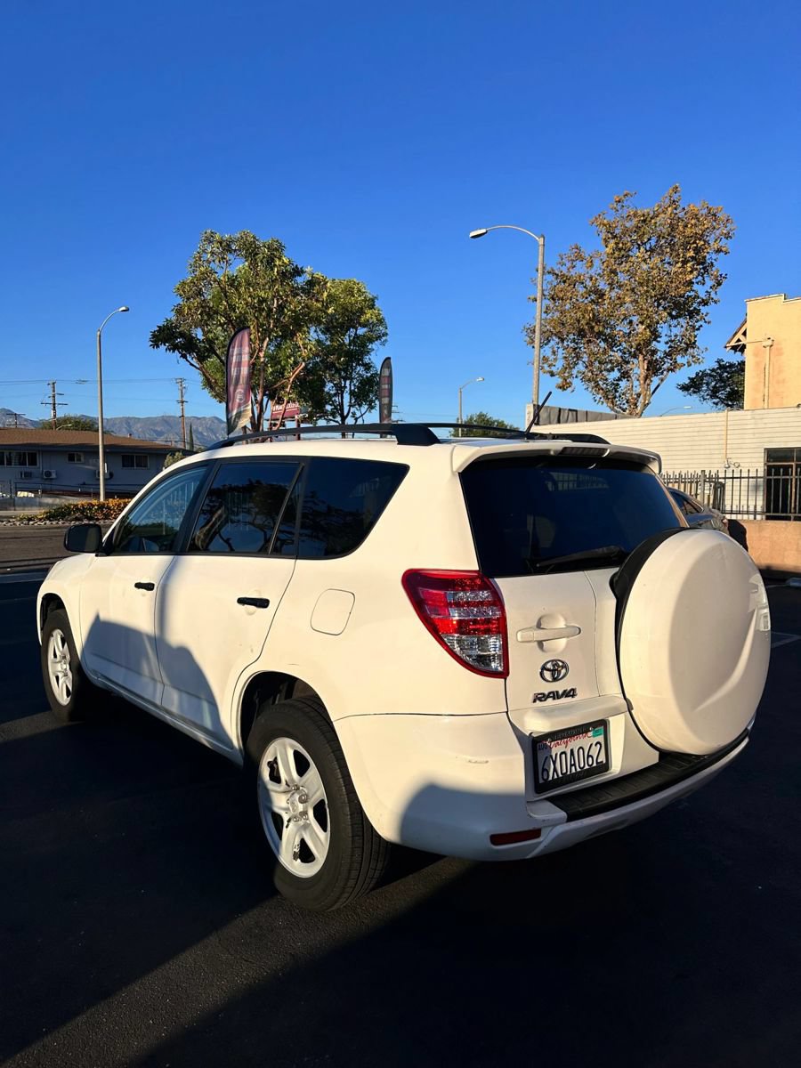 Used 2012 Toyota RAV4 FWD w/ Value Pkg image 6
