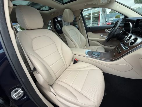 Used 2022 Mercedes-Benz GLC 300 4MATIC w/ Multimedia Package Lite image 14