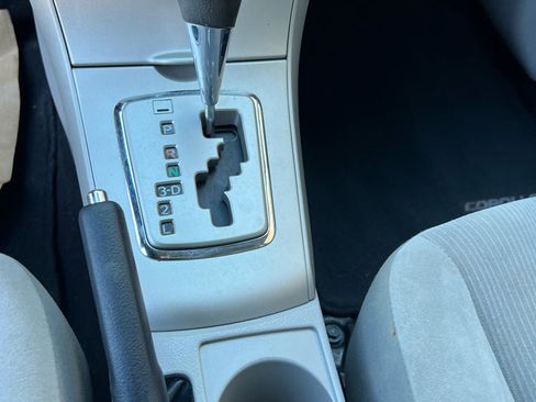 Used 2011 Toyota Corolla LE image 22