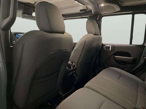 Used 2024 Jeep Wrangler Unlimited image 25