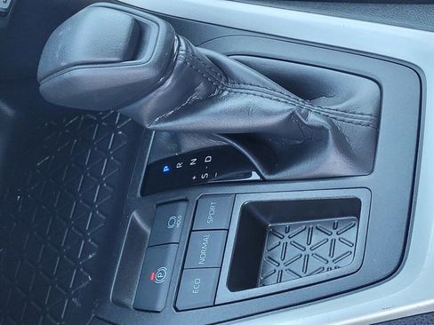 Used 2025 Toyota RAV4 XLE image 15