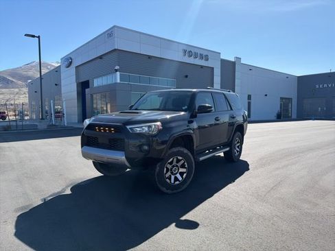 Used 2021 Toyota 4Runner TRD Off-Road Premium w/ Moonroof Package AWD/4WD image 1