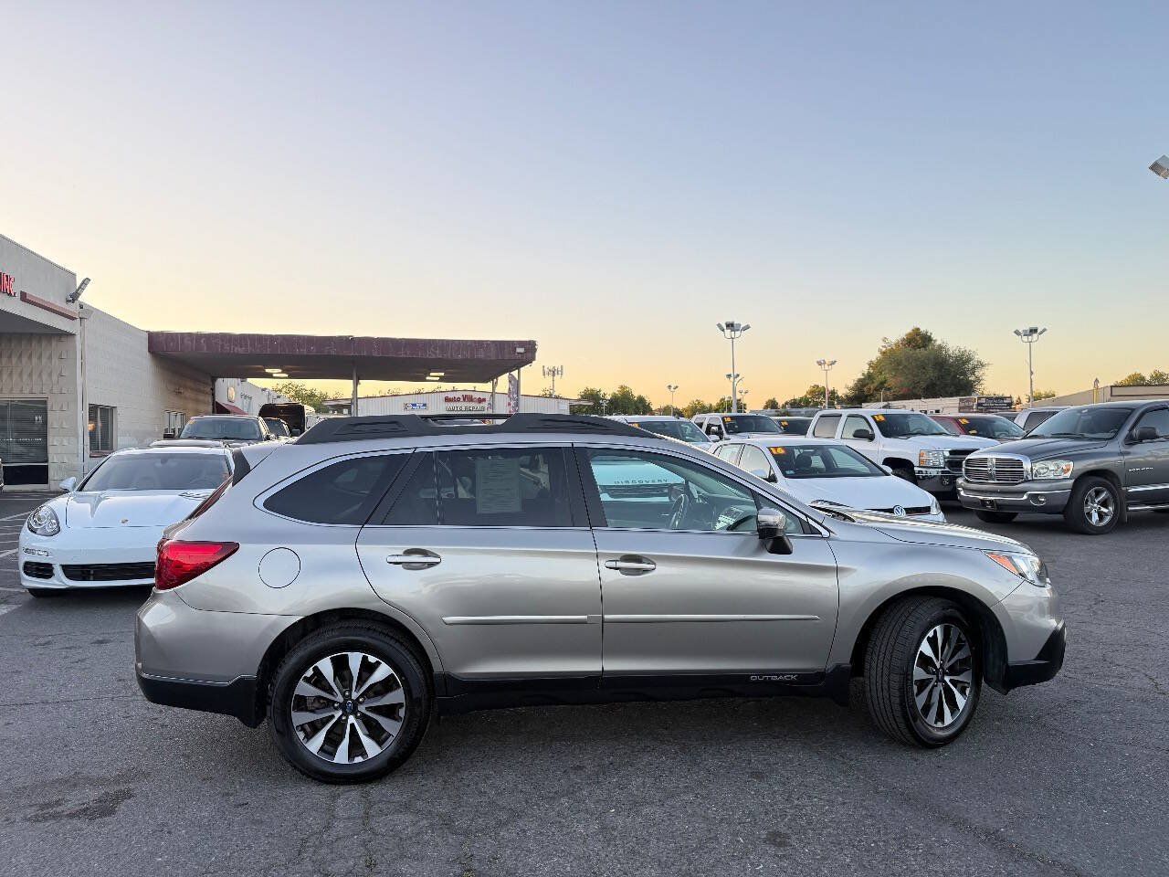Used 2016 Subaru Outback 2.5i Limited AWD/4WD image 8