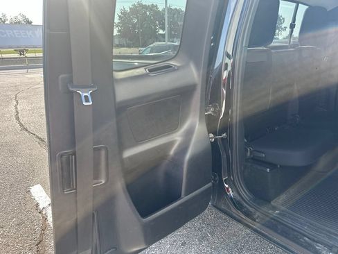 Used 2017 Toyota Tacoma SR5 AWD/4WD image 26