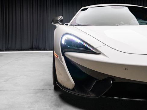 Used 2016 McLaren 570S Coupe RWD image 23