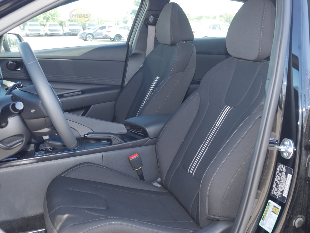 New 2026 Hyundai Elantra Sport FWD image 6