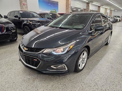 Used 2018 Chevrolet Cruze LT w/ Convenience Package FWD image 1