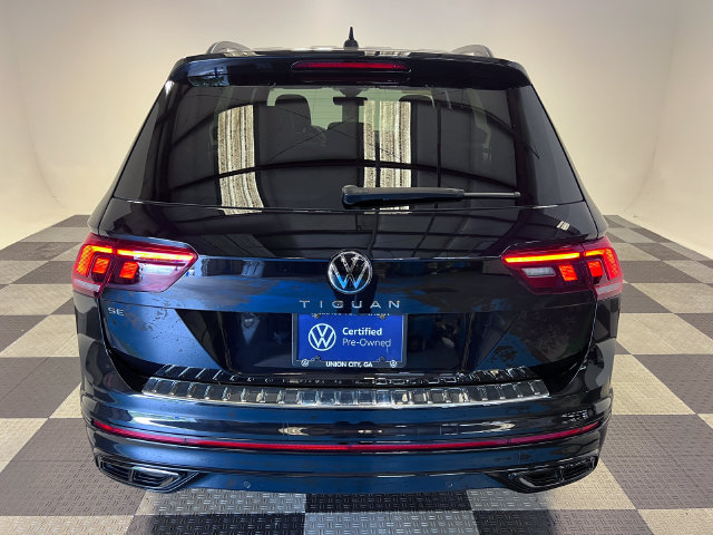 Certified 2024 Volkswagen Tiguan SE R-Line FWD image 28