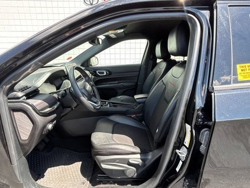 Used 2024 Jeep Compass Trailhawk AWD/4WD image 4