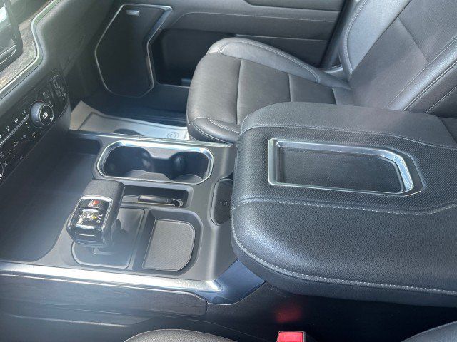 Used 2022 Chevrolet Silverado 1500 LTZ w/ Z71 Off-Road Package AWD/4WD image 18