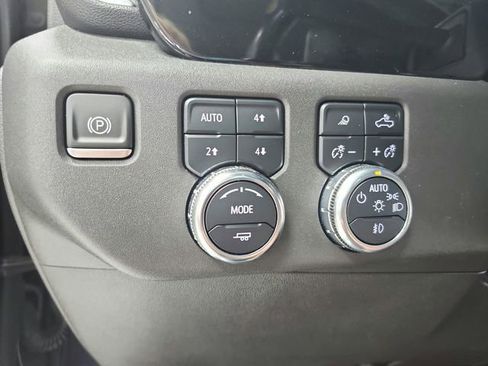 Used 2023 GMC Sierra 1500 SLT w/ SLT Premium Package AWD/4WD image 28