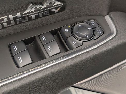 Certified 2025 Chevrolet Silverado 1500 High Country AWD/4WD image 12