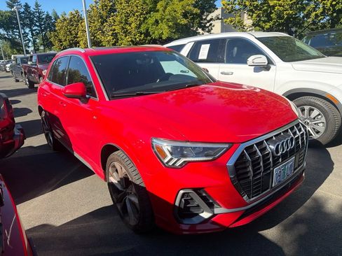 Used 2020 Audi Q3 2.0T Premium Plus w/ Premium Plus Package AWD/4WD image 1