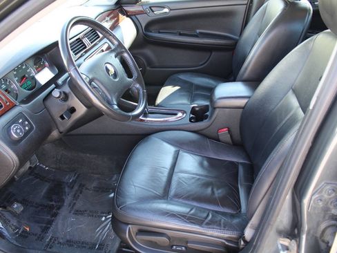 Used 2011 Chevrolet Impala LT w/ Luxury Edition Package FWD image 16