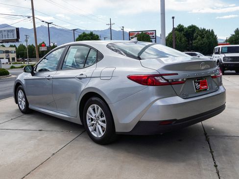 Used 2025 Toyota Camry LE FWD image 6