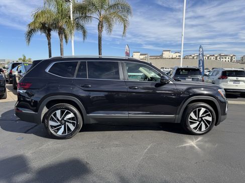 Used 2025 Volkswagen Atlas SEL image 11