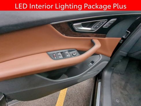 Used 2018 Audi Q7 3.0T Prestige w/ Prestige Package AWD/4WD image 9