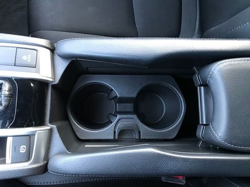 Used 2019 Honda Civic Sport image 22