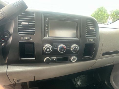 Used 2010 Chevrolet Silverado 1500 W/T w/ Skid Plate Package AWD/4WD image 11