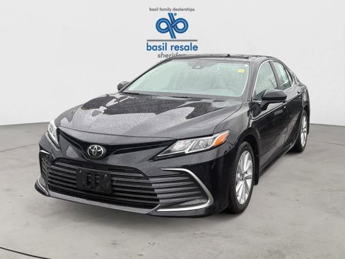 Used 2023 Toyota Camry LE FWD image 2